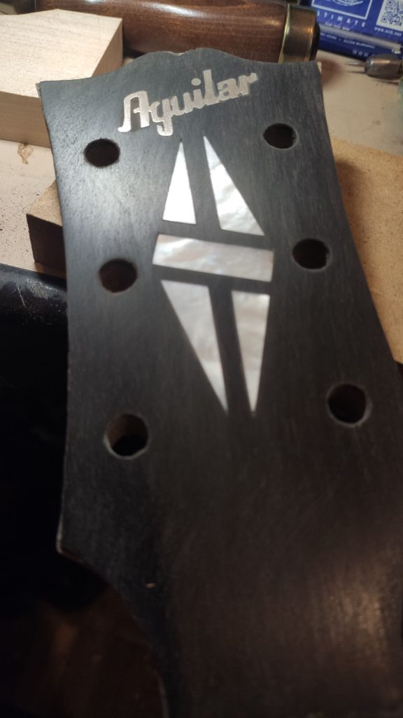 pala con incrustaciones - inlais in headstock